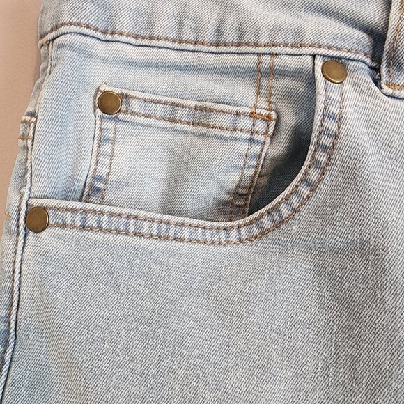 Woman Within Bermuda Shorts w/Embroidered Floral Design, Women's Size 14W - Picture 4 of 16